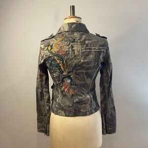 ✨ PICASSO Embroidered Camo Jacket – Bird & Floral Statement Piece – Size Small ✨